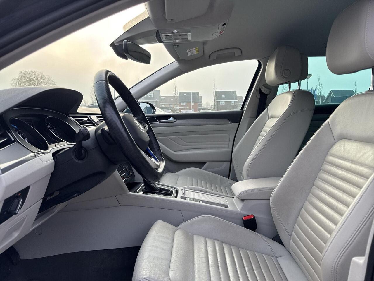 Volkswagen PASSAT Variant 1.4 TSI PHEV GTE Business 218Pk | Leder | A-camera | Stoelverwarming | Navi | Clima | ACC |