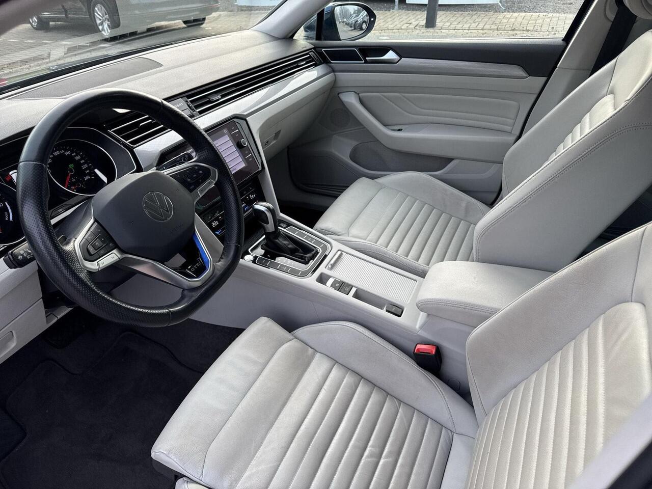 Volkswagen PASSAT Variant 1.4 TSI PHEV GTE Business 218Pk | Leder | A-camera | Stoelverwarming | Navi | Clima | ACC |