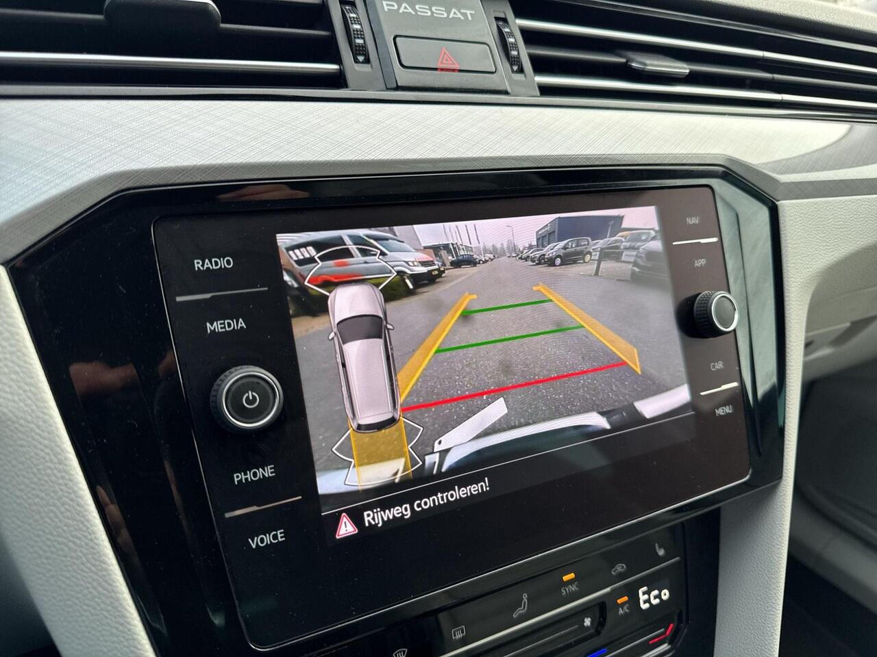 Volkswagen PASSAT Variant 1.4 TSI PHEV GTE Business 218Pk | Leder | A-camera | Stoelverwarming | Navi | Clima | ACC |