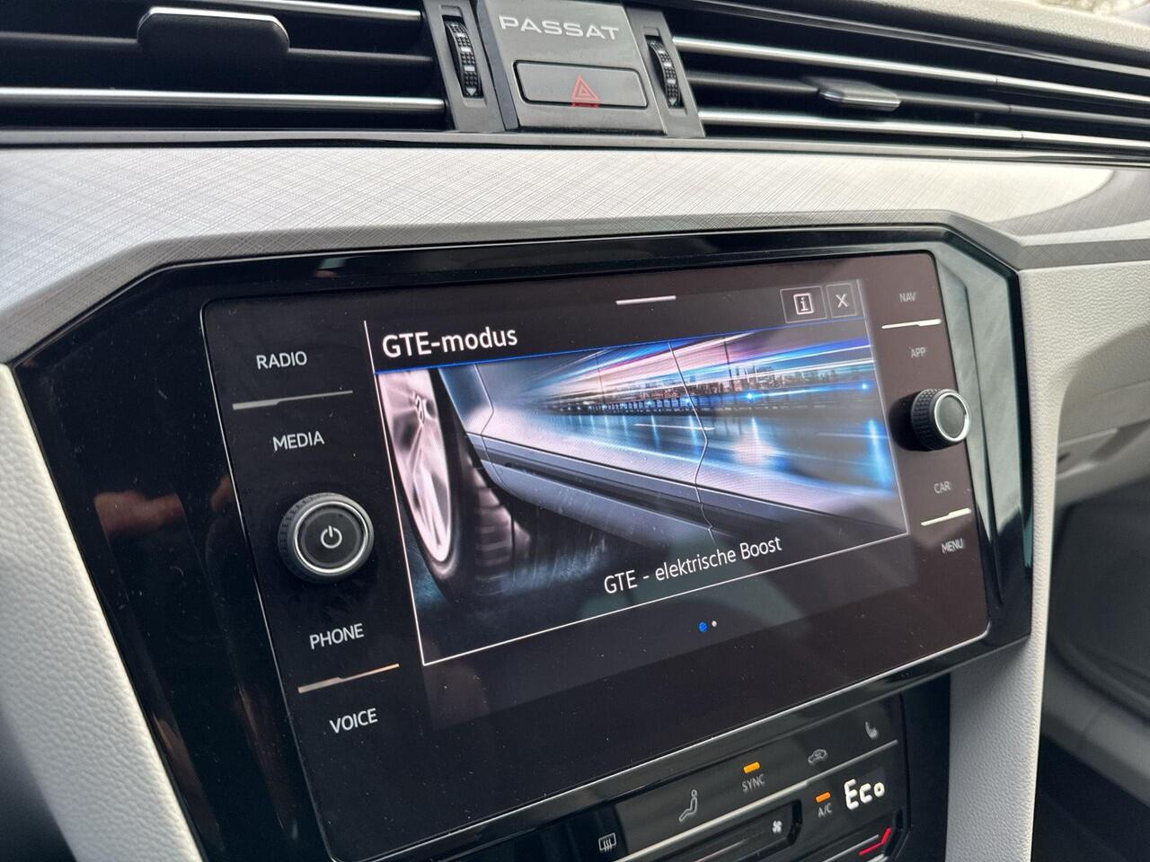 Volkswagen PASSAT Variant 1.4 TSI PHEV GTE Business 218Pk | Leder | A-camera | Stoelverwarming | Navi | Clima | ACC |