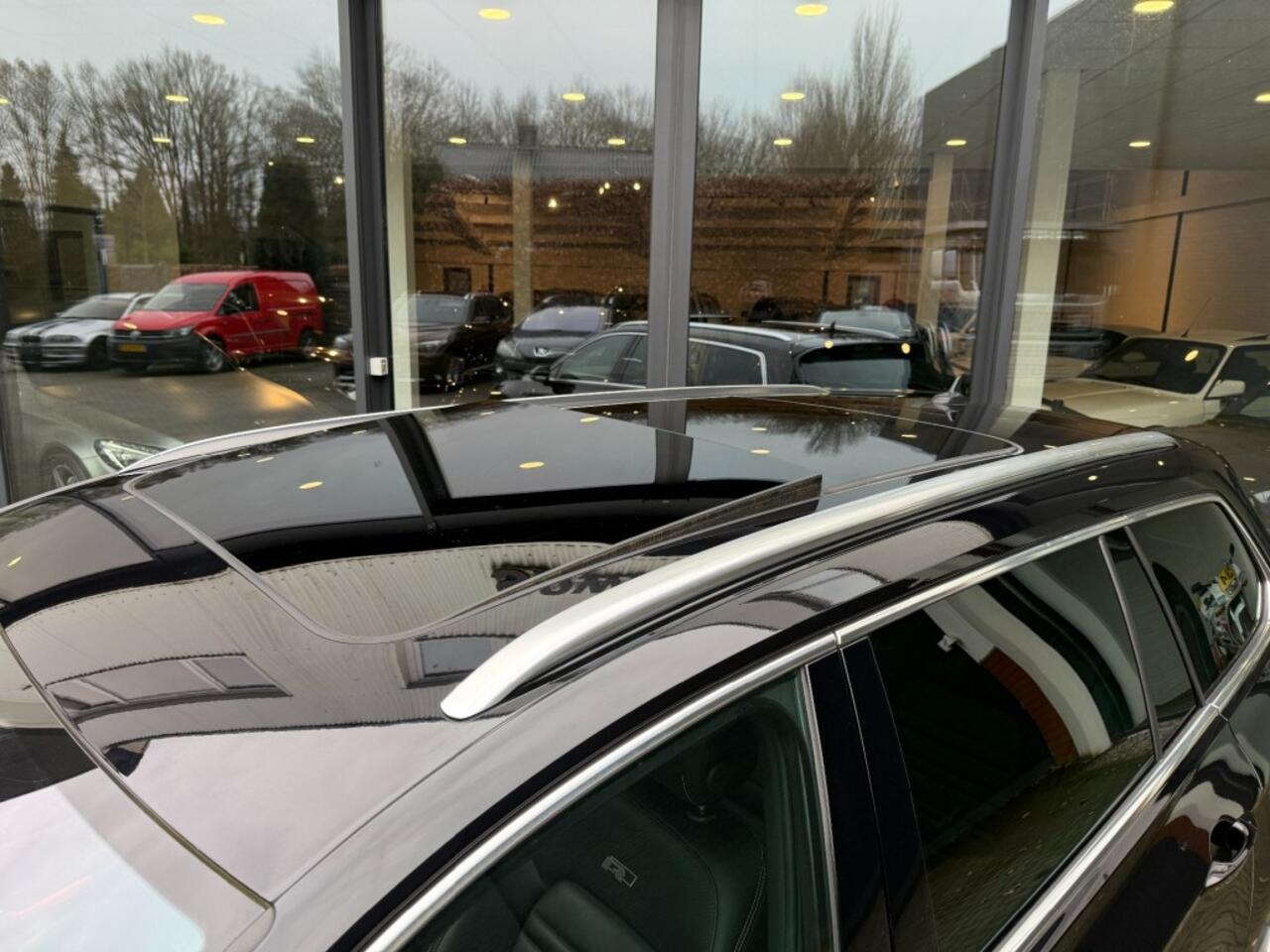 Volkswagen PASSAT 1.5 TSI R-LINE,Vol Leer,LED,Schuifdak,Digi Displ.,Cam,Trekhk afn.,BLIS,