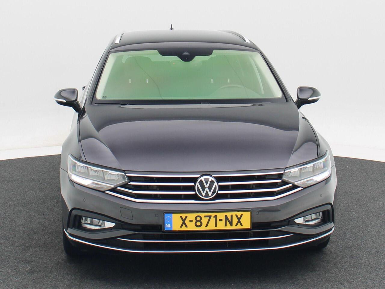Volkswagen PASSAT Variant 1.5 TSi 150 Pk Automaat Business | Adaptive Cruise | Climate Control | Camera | Trekhaak | Navigatie | Stoelverwarming | 18 Inch