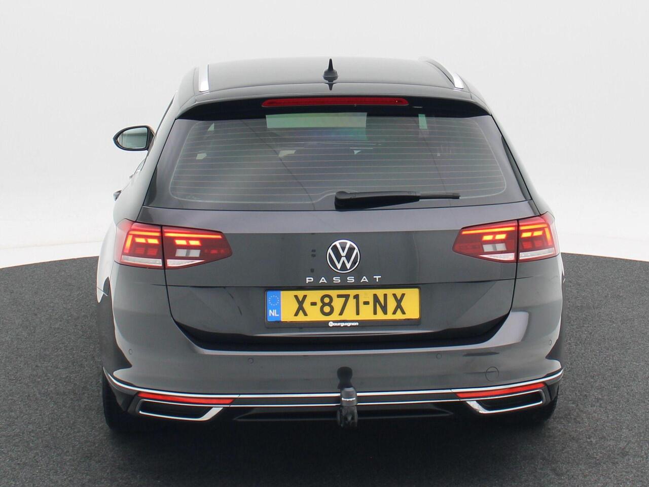 Volkswagen PASSAT Variant 1.5 TSi 150 Pk Automaat Business | Adaptive Cruise | Climate Control | Camera | Trekhaak | Navigatie | Stoelverwarming | 18 Inch