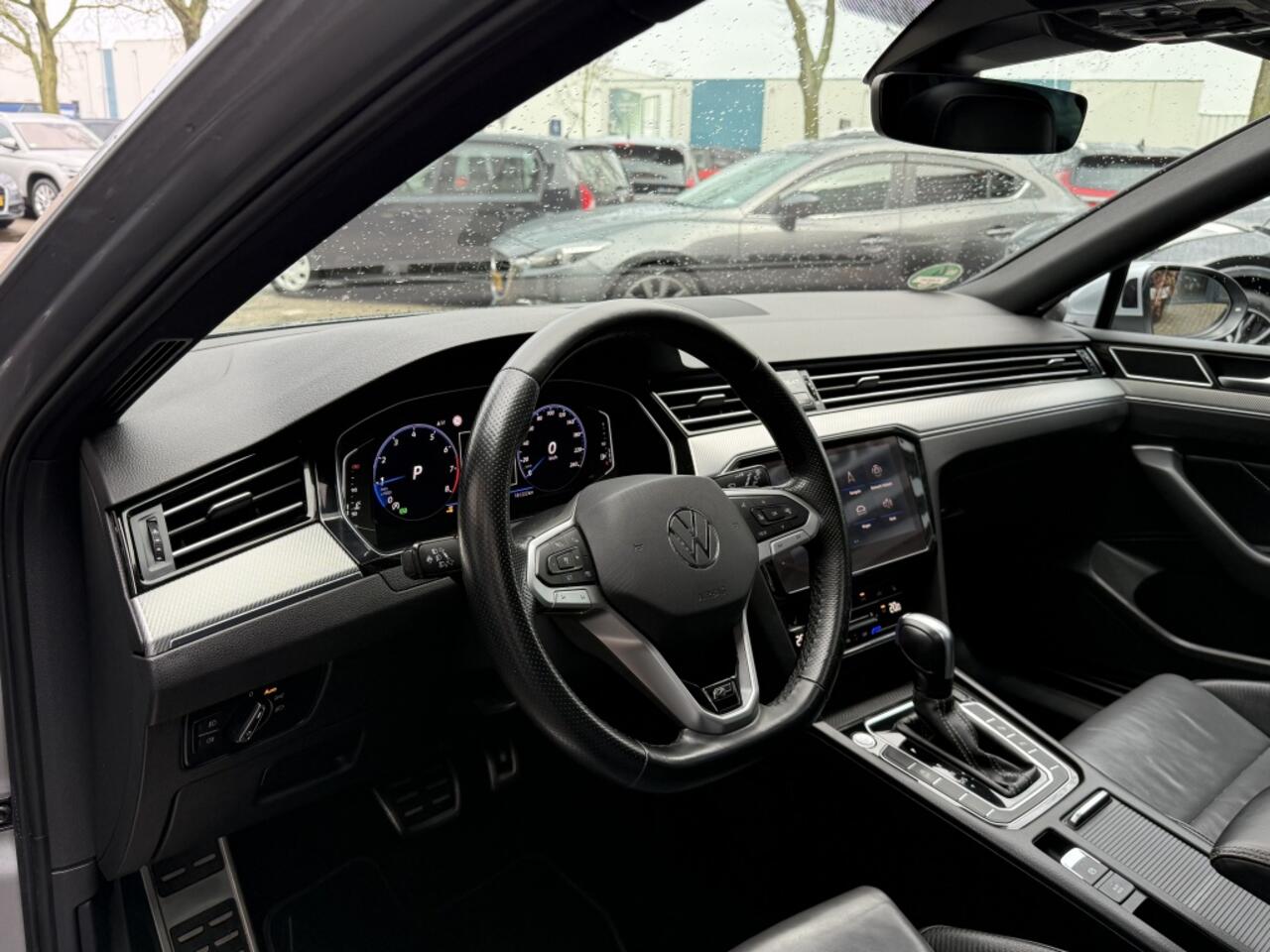 Volkswagen PASSAT Variant 1.5 TSI R-Line leer/panodak/2x R-Line