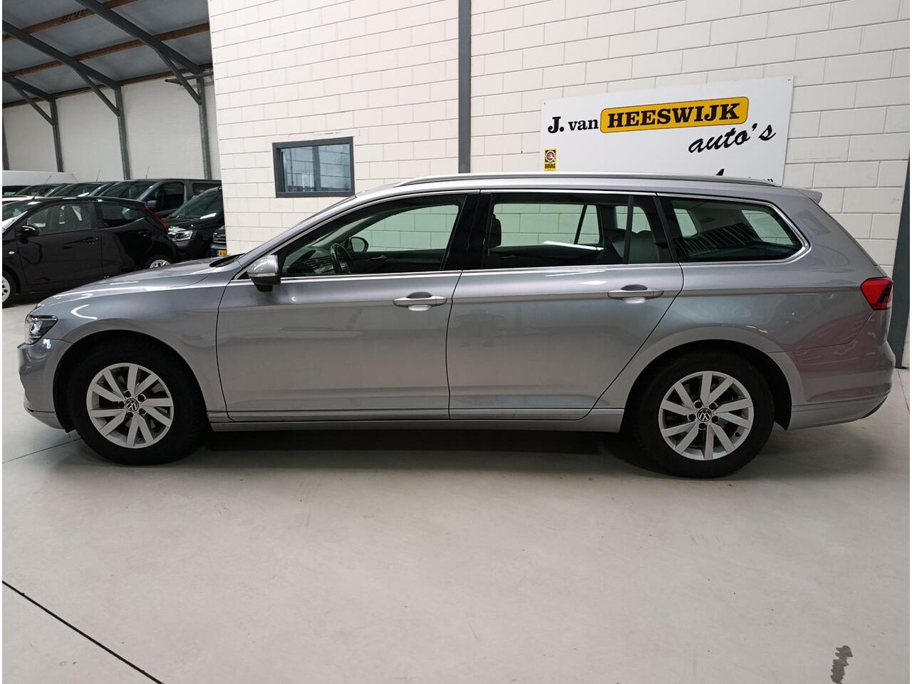 Volkswagen PASSAT Variant 1.5 TSI Business Ecc | Pdc | virual cockpit | Trekhaak