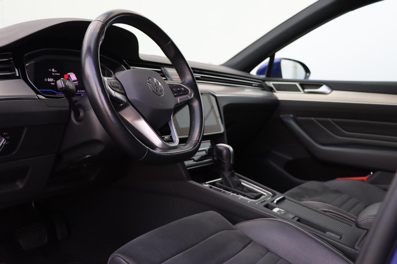 Volkswagen PASSAT Variant 1.5 TSI R-Line Business + 150pk DSG7 | Stoelverwarming | Carplay | Camera | IQ. Drive