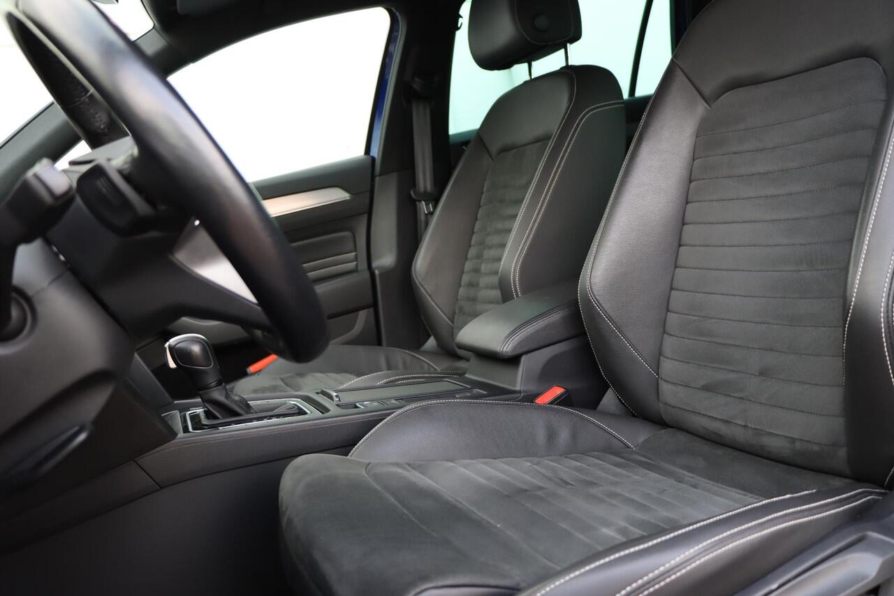 Volkswagen PASSAT Variant 1.5 TSI R-Line Business + 150pk DSG7 | Stoelverwarming | Carplay | Camera | IQ. Drive