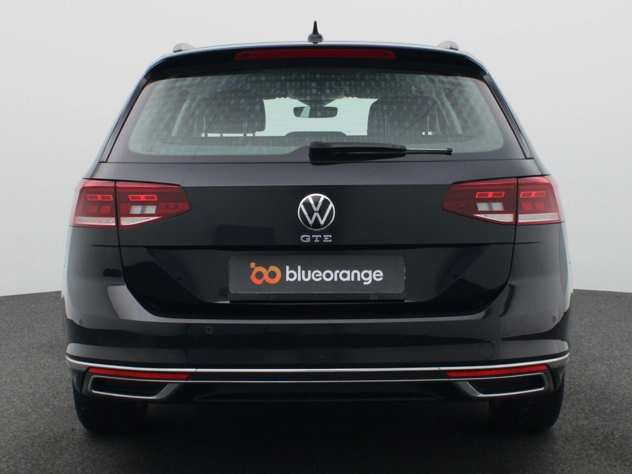 Volkswagen PASSAT Variant 1.4 TSI PHEV GTE Business 218PK DSG Achteruitrijcamera, Adaptieve Cruise Controle, Elektrische Achterklep, Stoelverwarming, Navi, 17" LM Velgen