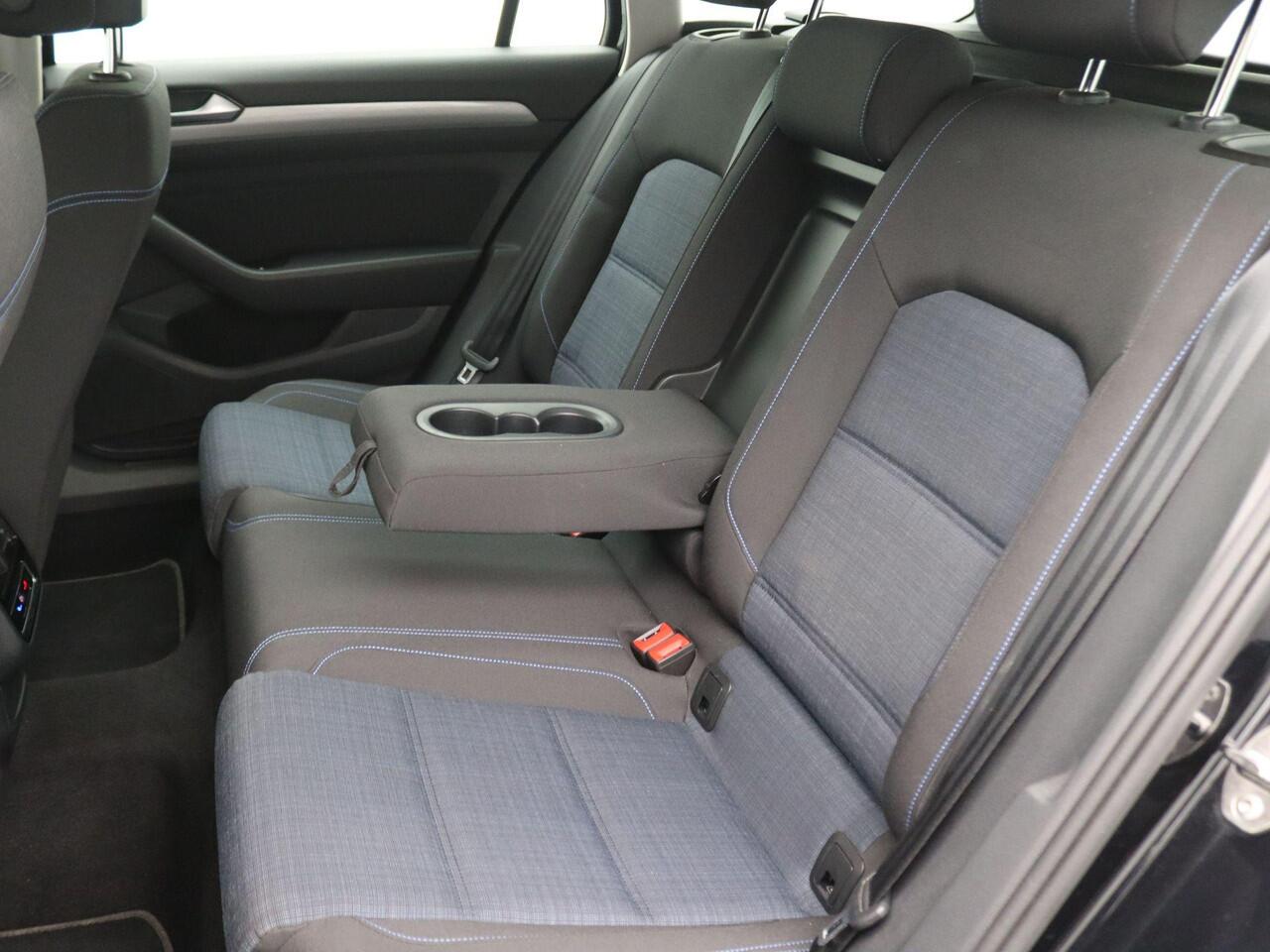 Volkswagen PASSAT Variant 1.4 TSI PHEV GTE Business 218PK DSG Achteruitrijcamera, Adaptieve Cruise Controle, Elektrische Achterklep, Stoelverwarming, Navi, 17" LM Velgen