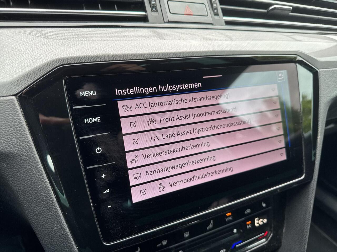 Volkswagen PASSAT Variant 1.4 TSI PHEV GTE Business | 218 pk | Trekhaak | Pano Dak | ERGO Massage | App Connect |