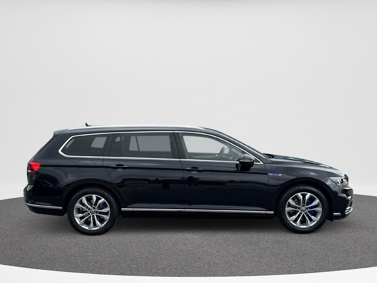 Volkswagen PASSAT Variant 1.4 TSI PHEV GTE Business | 218 pk | Trekhaak | Pano Dak | ERGO Massage | App Connect |