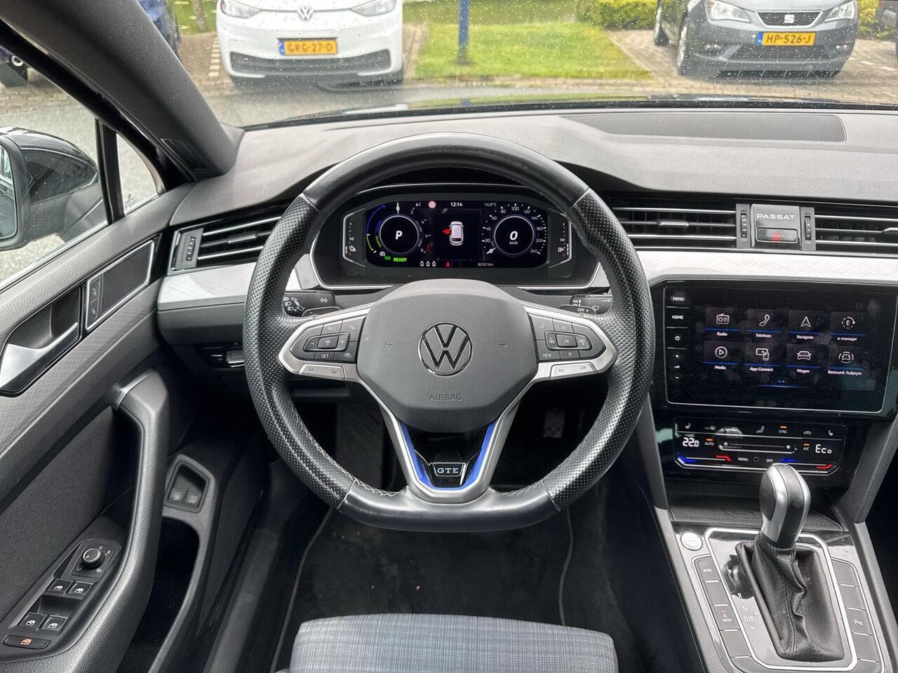 Volkswagen PASSAT Variant 1.4 TSI PHEV GTE Business | 218 pk | Trekhaak | Pano Dak | ERGO Massage | App Connect |