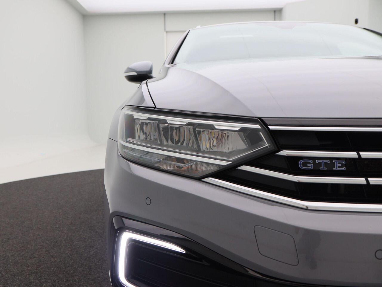 Volkswagen PASSAT Variant 1.4 TSi 218 Pk Automaat PHEV GTE Business | Panoramadak | 17 Inch | Winterpakket | Alcantara | Camera | Privacy Glass | 87.780 Km!!