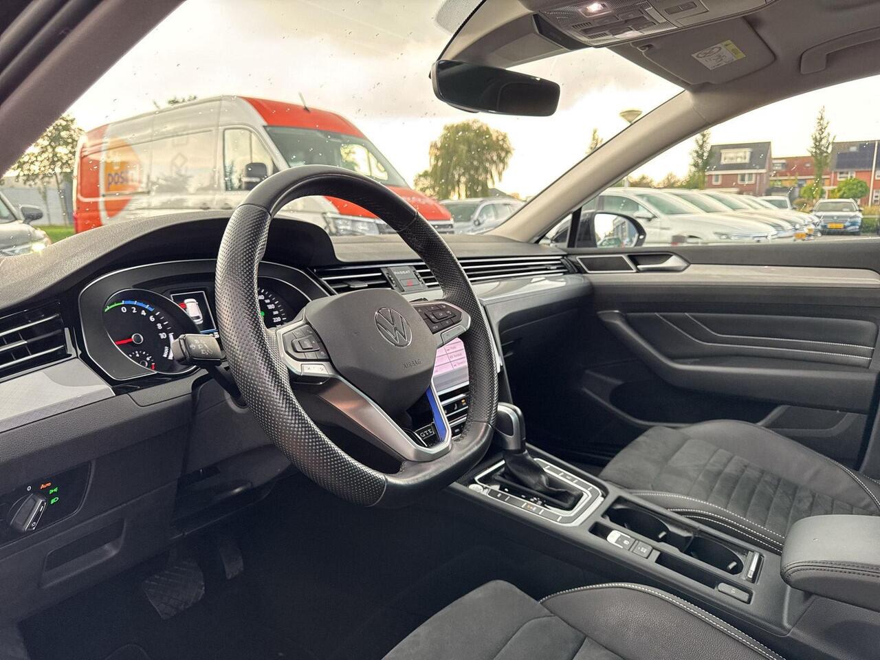 Volkswagen PASSAT Variant 1.4 TSI PHEV GTE Business | 218 pk | Pano Dak | Trekhaak | IQ Light |