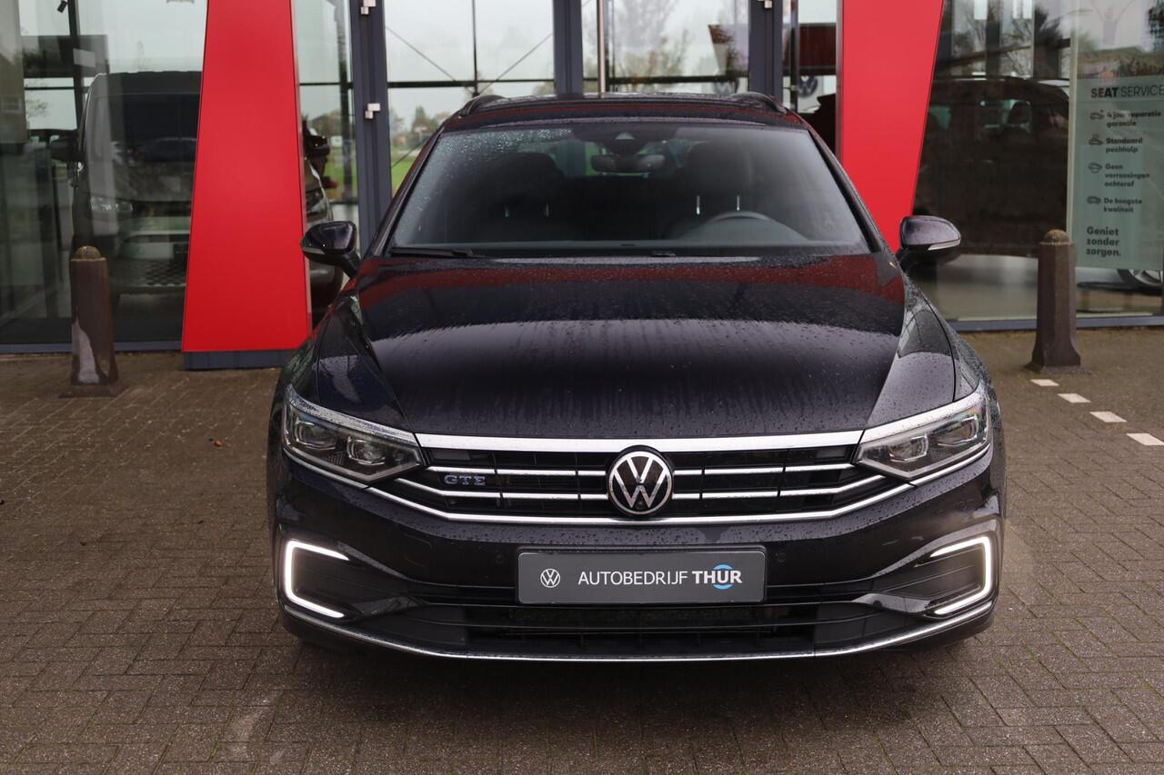 Volkswagen PASSAT Variant 1.4 TSI PHEV GTE Business DCC adaptief onderstel area view rondom zicht camera vol lederen bekleding elektrisch verstelbaar met memo functie IQ drive easy open met elektrische klep en keyless acces en go zwarte dakhemel klasse III alarm LED Matrix