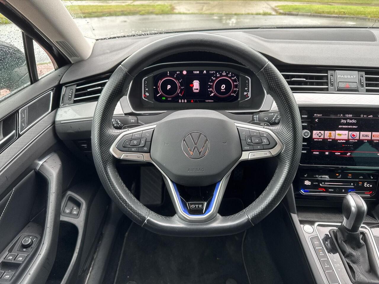 Volkswagen PASSAT 1.4 TSI PHEV GTE Business | 218 Pk | DCC | A-Camera | ERGO | Trekhaak |