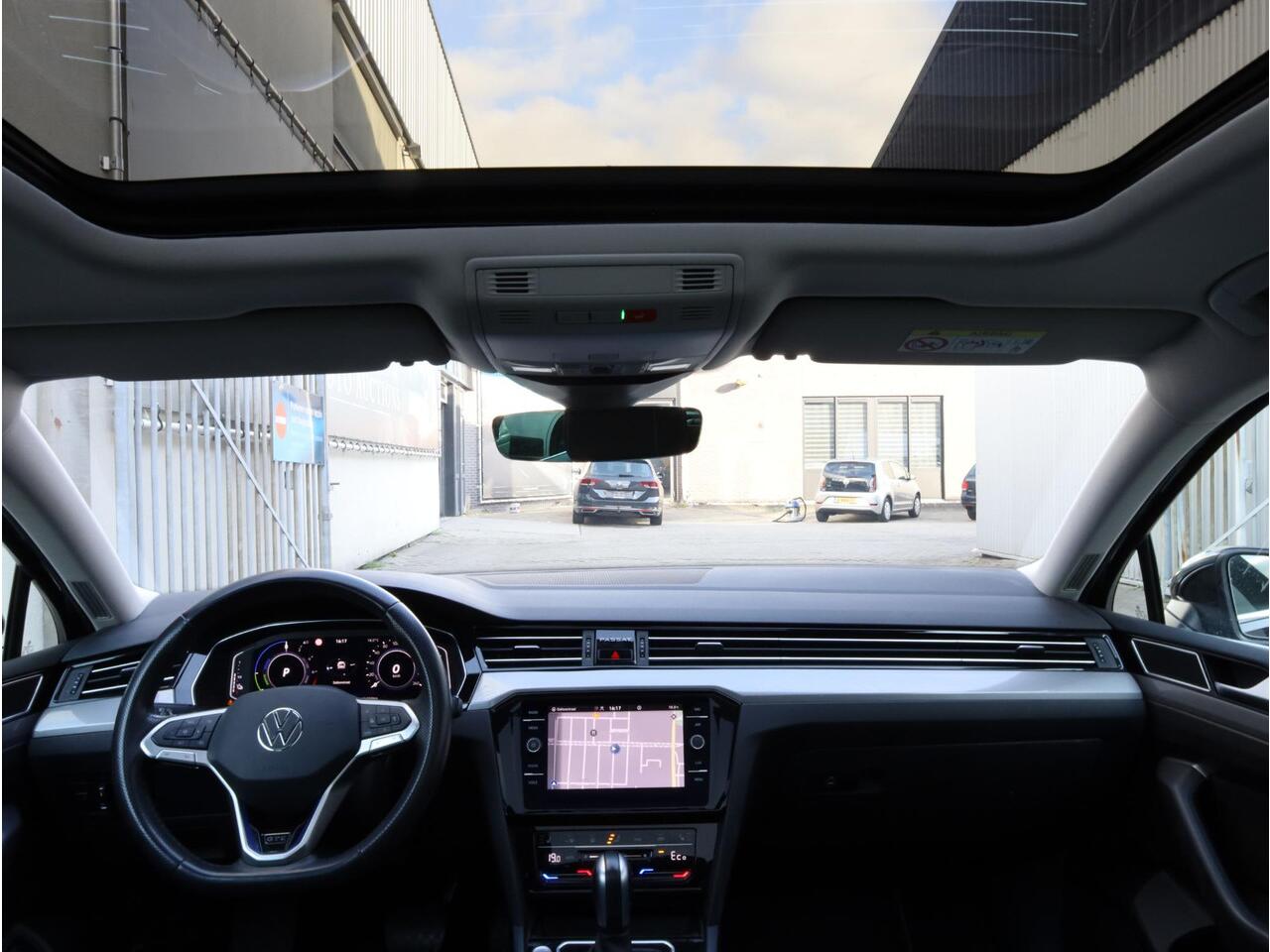 Volkswagen PASSAT Variant GTE 1.4 TSI PHEV 218PK | Panodak | Virtual | Achteruitrijcamera | Elektrische kofferklep | Getint Glas | Carplay/Android |