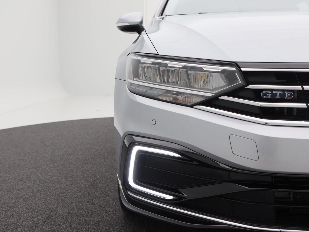 Volkswagen PASSAT Variant 1.4 TSi 218 Pk Automaat PHEV GTE Business | Camera | CarPlay | Adaptive Cruise | Stoelverwarming | Elektrische Achterklep | LED | 17 Inch | 67.515 Km!