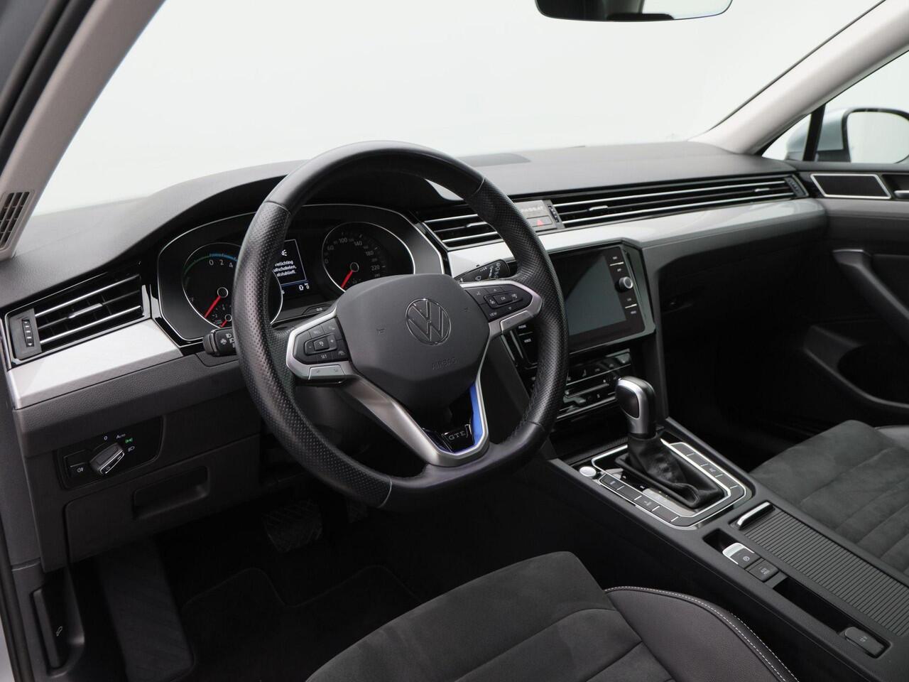 Volkswagen PASSAT Variant 1.4 TSi 218 Pk Automaat PHEV GTE Business | Camera | CarPlay | Adaptive Cruise | Stoelverwarming | Elektrische Achterklep | LED | 17 Inch | 67.515 Km!