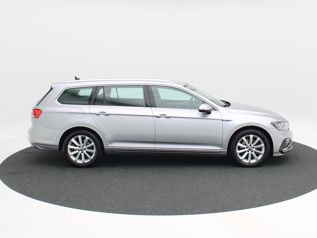 Volkswagen PASSAT Variant 1.4 TSi 218 Pk Automaat PHEV GTE Business | Camera | CarPlay | Adaptive Cruise | Stoelverwarming | Elektrische Achterklep | LED | 17 Inch | 67.515 Km!
