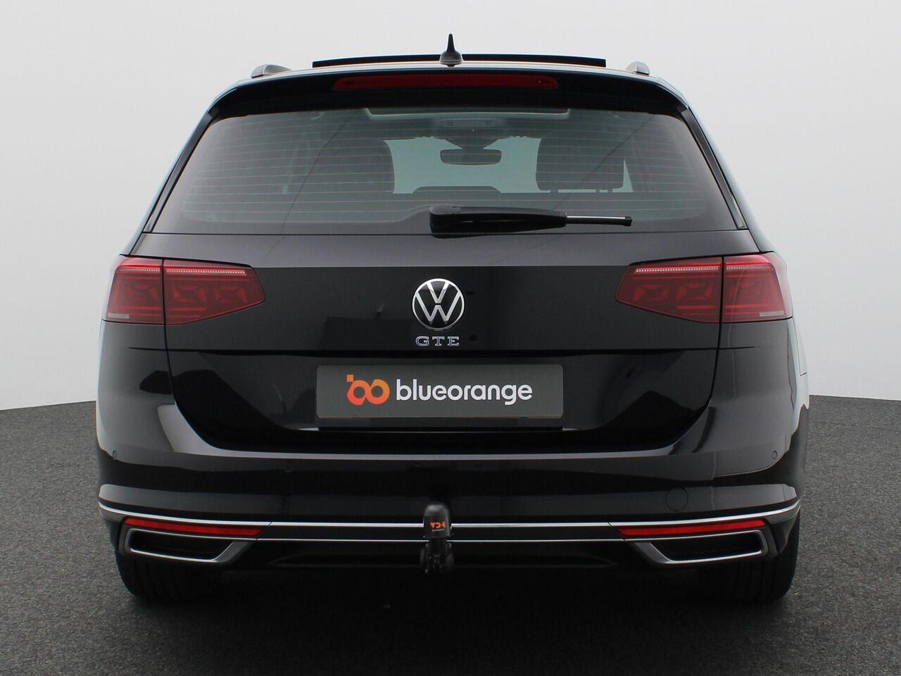 Volkswagen PASSAT Variant 1.4 TSI PHEV GTE Business 218PK DSG Pano-Schuifdak, Trekhaak, Adaptieve Cruise Control, Achteruitrijcamera, Keyless, Stoelverwarming voor + achter, Virtual Cockpit, Elektr. Achterklep, Stuurwielverwaming, 17" LM Velgen