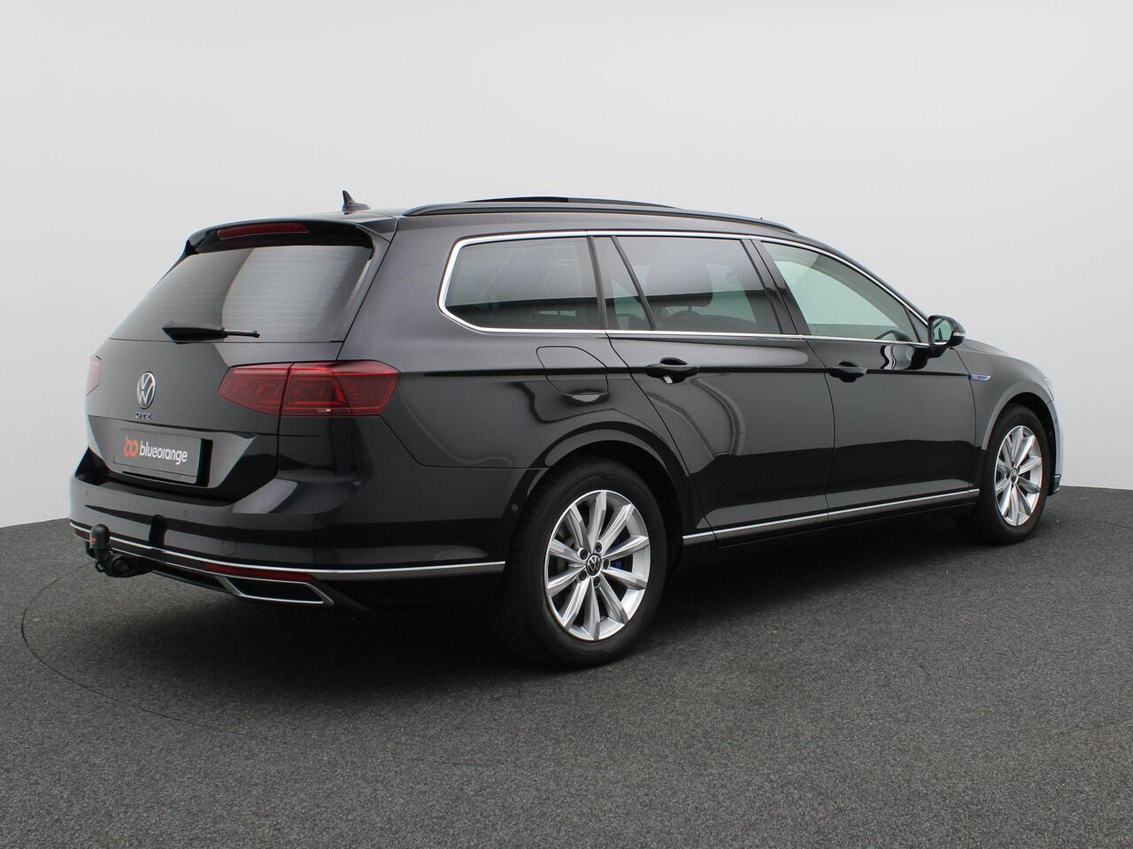 Volkswagen PASSAT Variant 1.4 TSI PHEV GTE Business 218PK DSG Pano-Schuifdak, Trekhaak, Adaptieve Cruise Control, Achteruitrijcamera, Keyless, Stoelverwarming voor + achter, Virtual Cockpit, Elektr. Achterklep, Stuurwielverwaming, 17" LM Velgen