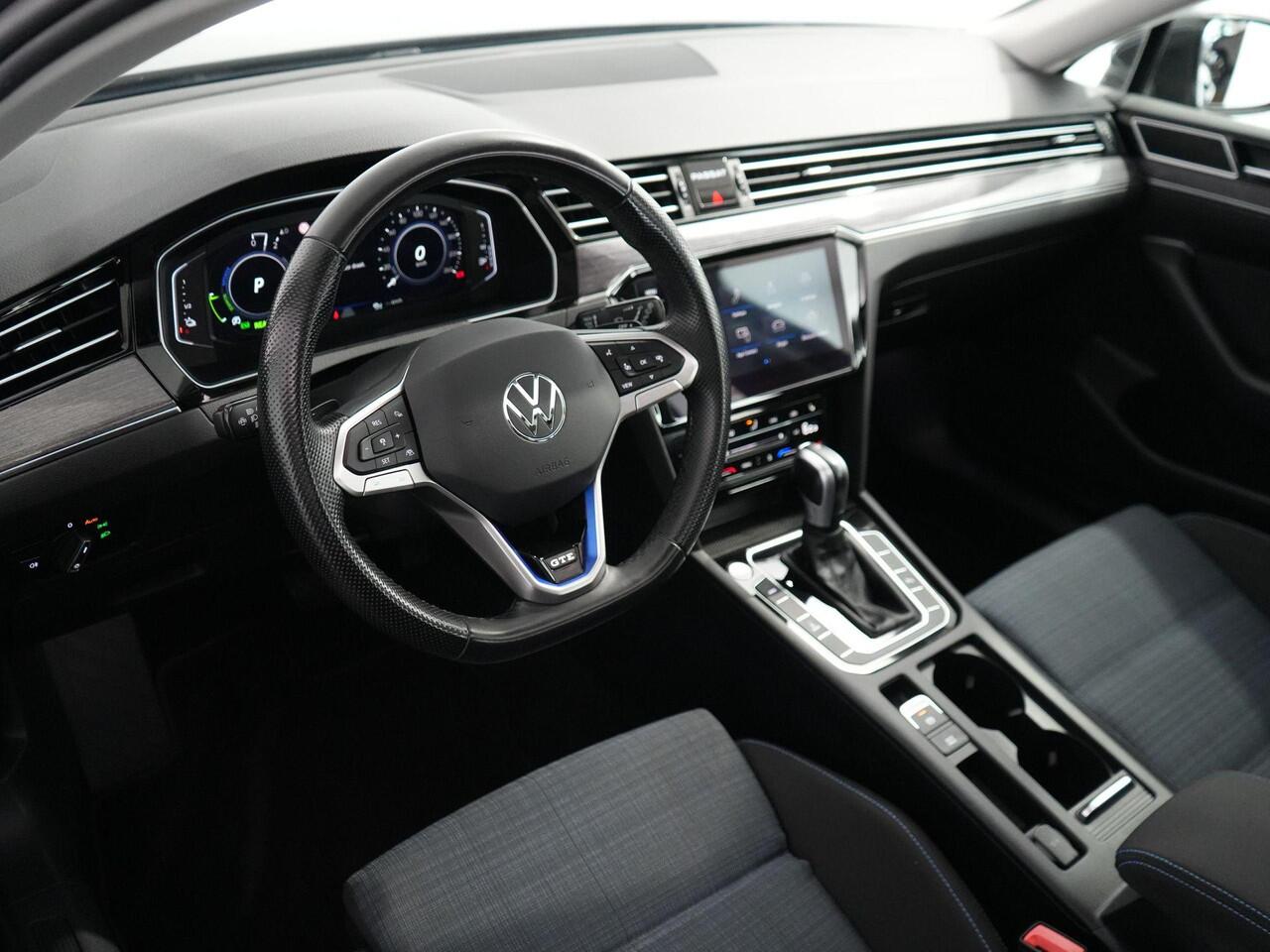 Volkswagen PASSAT Variant 1.4 TSI PHEV GTE Business | Matrix IQ | Pano |Standkachel | Virtual | Zwenkhaak |
