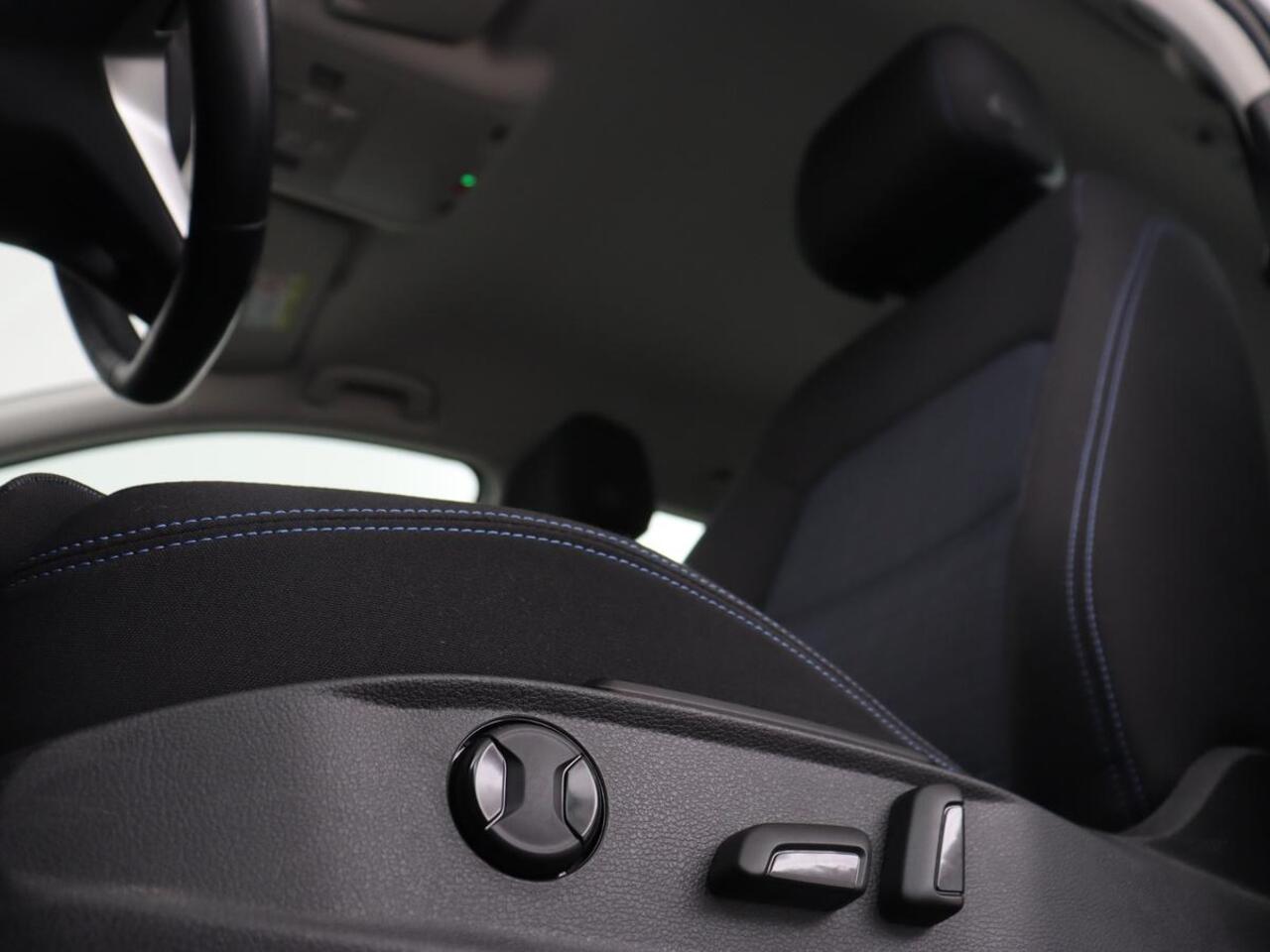 Volkswagen PASSAT 1.4 TSI PHEV GTE | Stoelverwarming | Virtual Cockpit | Adaptive cruise | Massage | Matrix LED | Camera | Memory | Carplay | Navigatie | Plug In