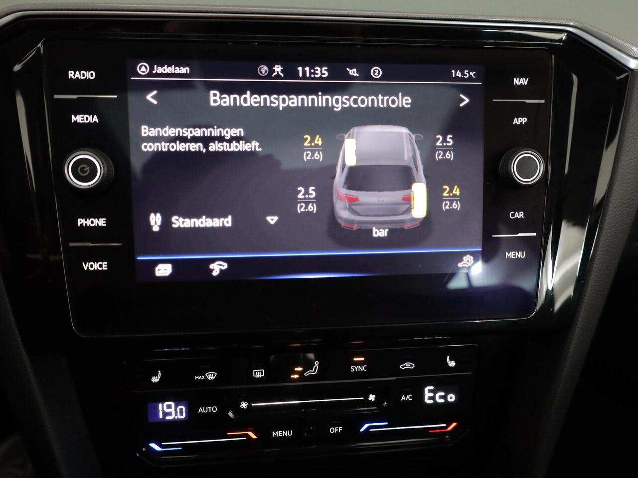 Volkswagen PASSAT 1.4 TSI PHEV GTE Business 218 pk Automaat (DSG) | Navigatie | Panoramadak | Parkeersensoren (Park assist) | Rondomzicht camera | Stoelverwarming v/a |