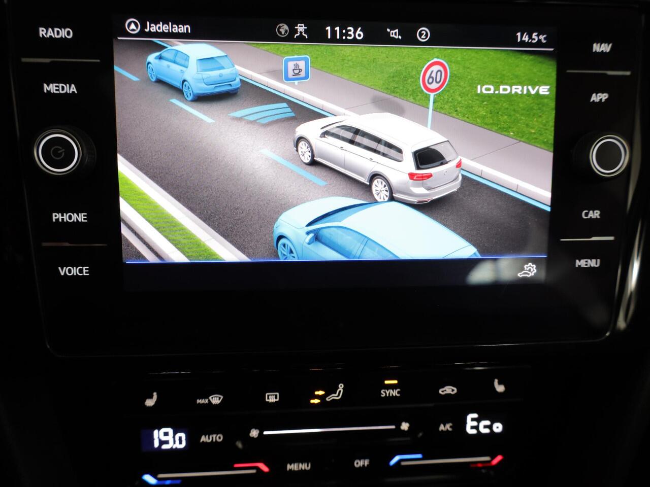 Volkswagen PASSAT 1.4 TSI PHEV GTE Business 218 pk Automaat (DSG) | Navigatie | Panoramadak | Parkeersensoren (Park assist) | Rondomzicht camera | Stoelverwarming v/a |