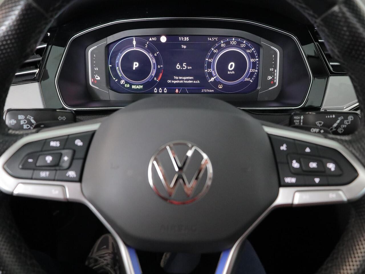 Volkswagen PASSAT 1.4 TSI PHEV GTE Business 218 pk Automaat (DSG) | Navigatie | Panoramadak | Parkeersensoren (Park assist) | Rondomzicht camera | Stoelverwarming v/a |