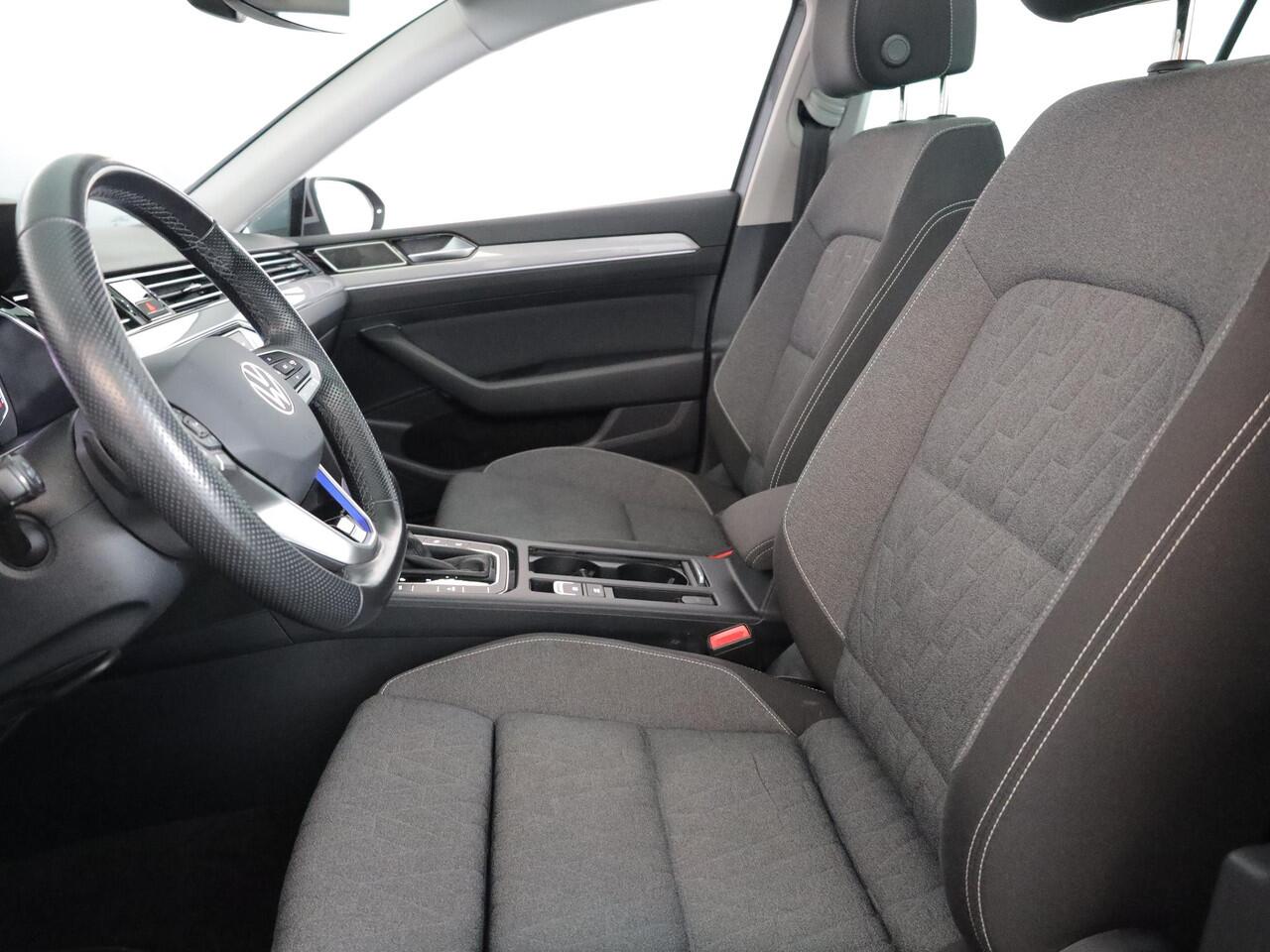 Volkswagen PASSAT 1.4 TSI PHEV GTE Business 218 pk Automaat (DSG) | Navigatie | Panoramadak | Parkeersensoren (Park assist) | Rondomzicht camera | Stoelverwarming v/a |