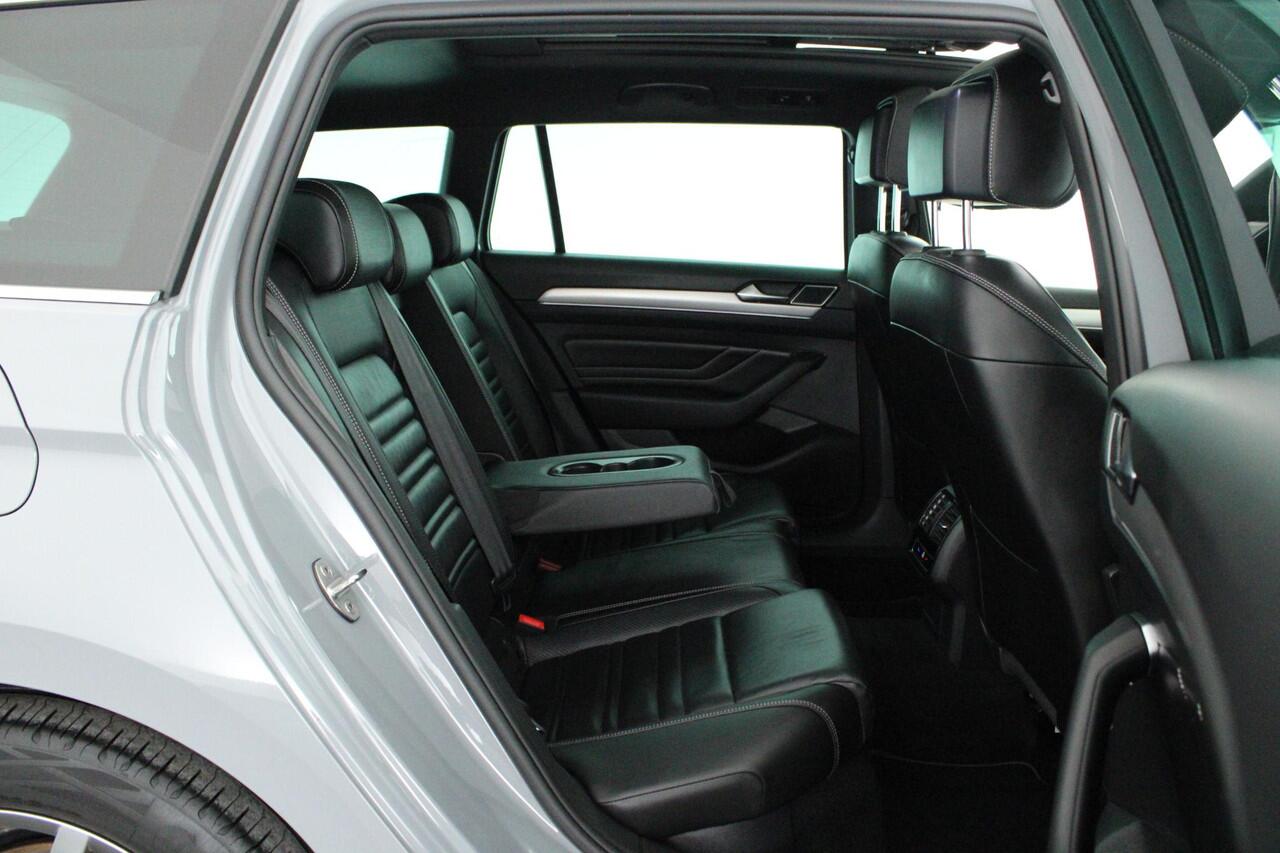 Volkswagen PASSAT Variant 1.5 TSI 150pk DSG R-Line Business Leder Camera Panoramadak Keyless Virtual Cockpit Navigatie