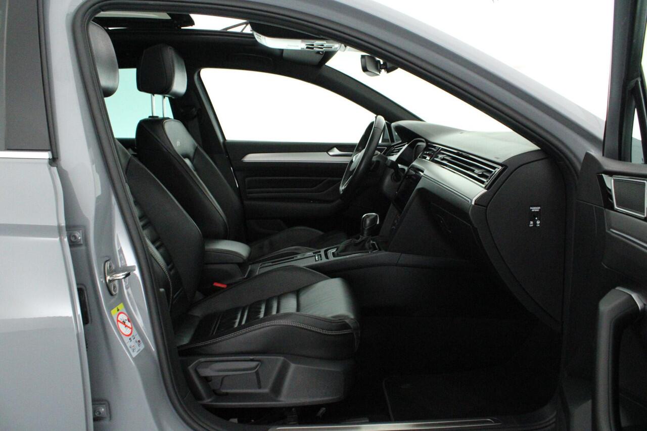 Volkswagen PASSAT Variant 1.5 TSI 150pk DSG R-Line Business Leder Camera Panoramadak Keyless Virtual Cockpit Navigatie