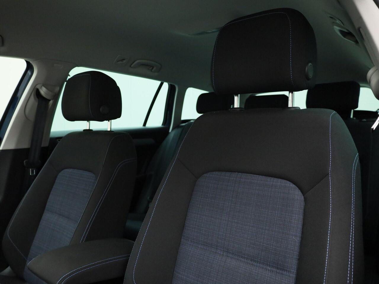 Volkswagen PASSAT Variant 1.4TSI 160kW/218PK PHEV GTE Business · Navigatie · Apple/Android Car Play · Camera + Parkeersensoren