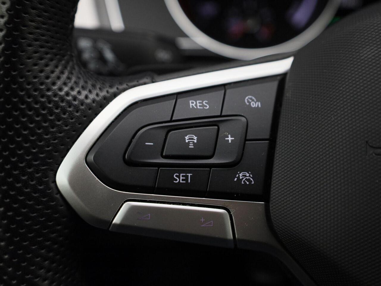 Volkswagen PASSAT Variant 1.4TSI 160kW/218PK PHEV GTE Business · Navigatie · Apple/Android Car Play · Camera + Parkeersensoren