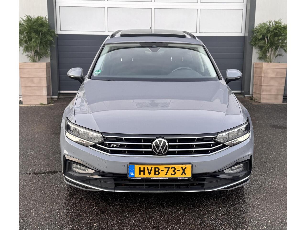 Volkswagen PASSAT Variant 1.5 TSI R-Line Business + / PANO / NAV I/ TREKHAAK / GARANTIE /
