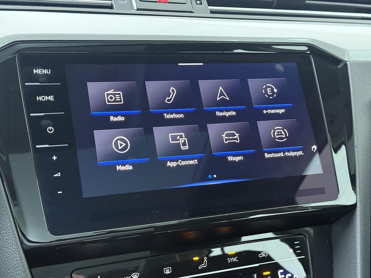 Volkswagen PASSAT Variant 1.4 TSI PHEV GTE Business | 218 PK | SoH 91% | Trekhaak | Panoramadak | 360 graden camera (Area View) | Adaptive cruise control |
