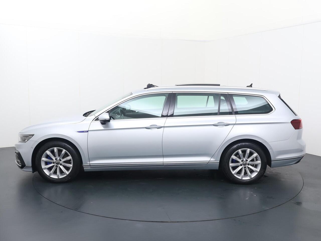 Volkswagen PASSAT Variant 1.4 TSI PHEV GTE Business | 218 PK | SoH 91% | Trekhaak | Panoramadak | 360 graden camera (Area View) | Adaptive cruise control |