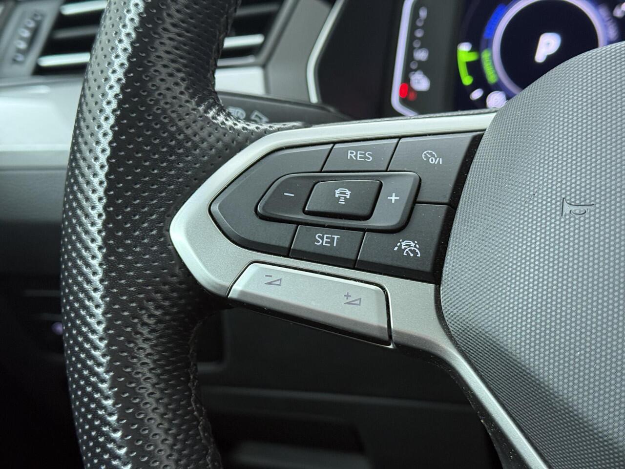 Volkswagen PASSAT Variant 1.4 TSI PHEV GTE Business | 218 PK | SoH 91% | Trekhaak | Panoramadak | 360 graden camera (Area View) | Adaptive cruise control |