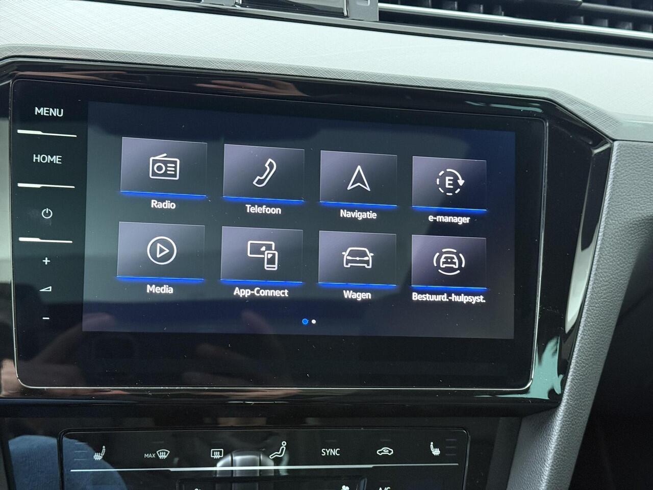 Volkswagen PASSAT Variant 1.4 TSI PHEV GTE Business | 218 PK | SoH 94% | Panoramadak | Bestuurdersstoel ErgoComfort | Adaptive cruise control | Navigatiesysteem |