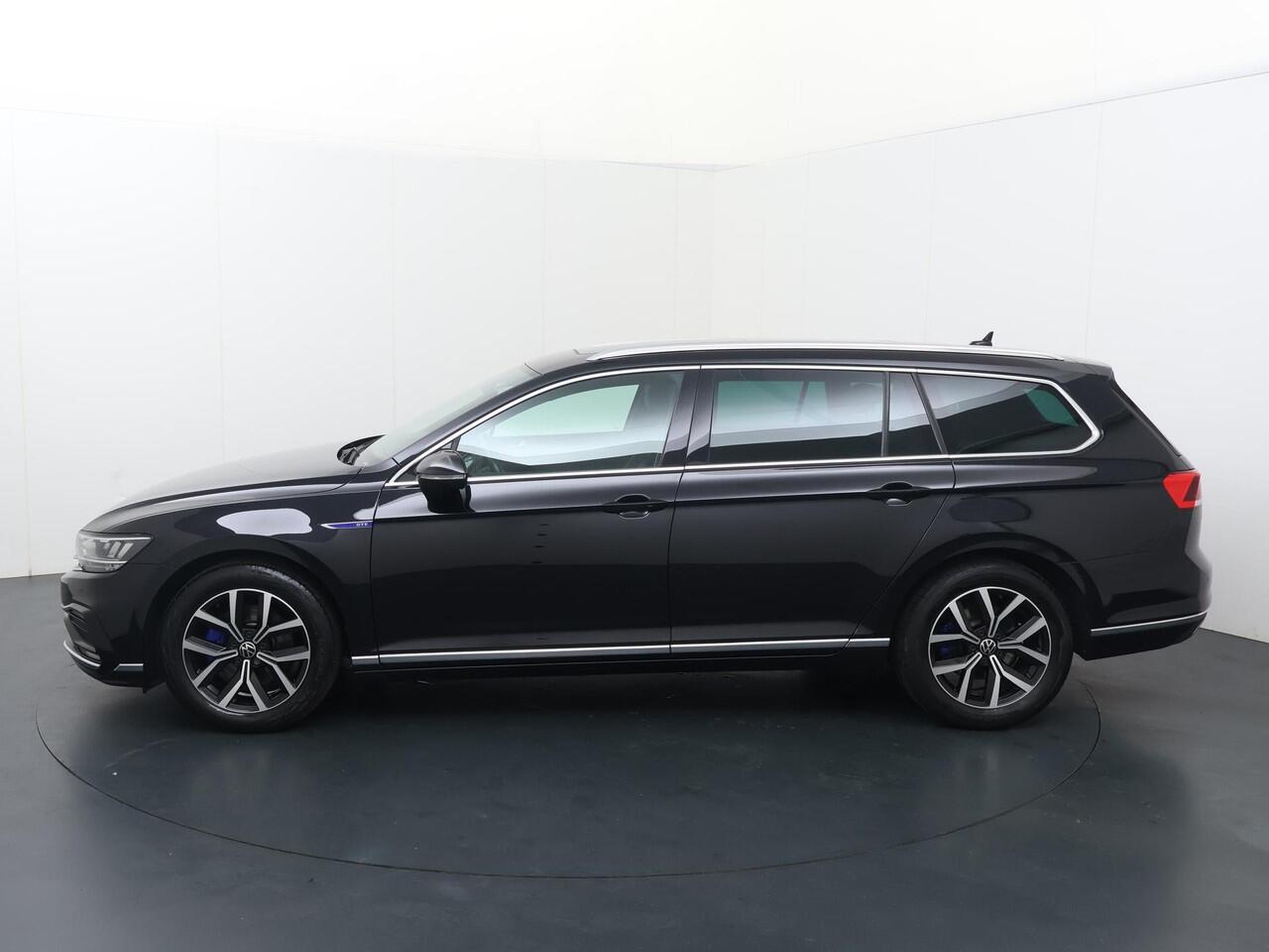 Volkswagen PASSAT Variant 1.4 TSI PHEV GTE Business | 218 PK | SoH 94% | Panoramadak | Bestuurdersstoel ErgoComfort | Adaptive cruise control | Navigatiesysteem |
