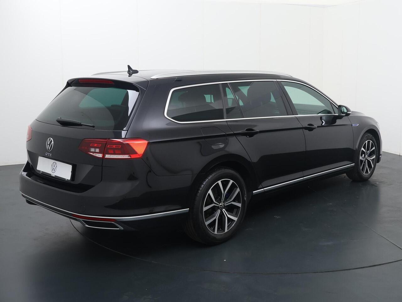 Volkswagen PASSAT Variant 1.4 TSI PHEV GTE Business | 218 PK | SoH 94% | Panoramadak | Bestuurdersstoel ErgoComfort | Adaptive cruise control | Navigatiesysteem |
