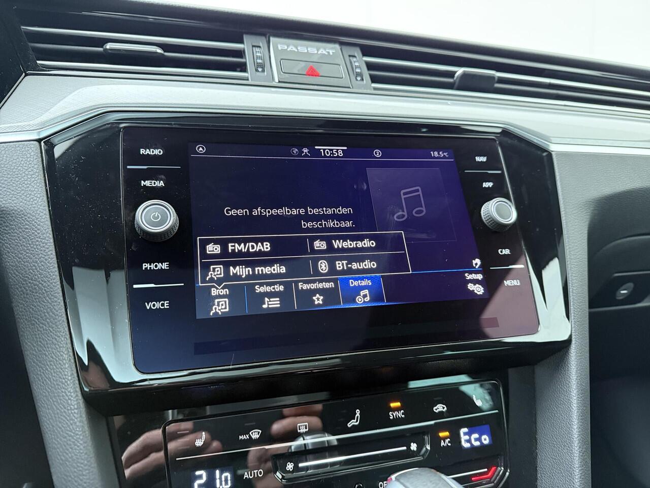 Volkswagen PASSAT Variant 1.4 TSI PHEV GTE Business | 218 PK | SoH 91% | Trekhaak | Panoramadak | Achterklep Easy Open | 360 graden camera (Area View) |