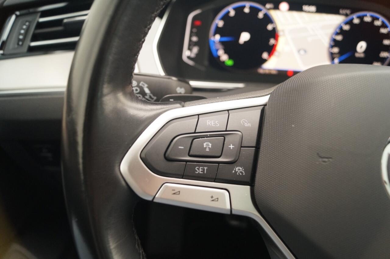 Volkswagen PASSAT Variant 1.5 TSI 150pk DSG R-Line Business Plus -PANO-