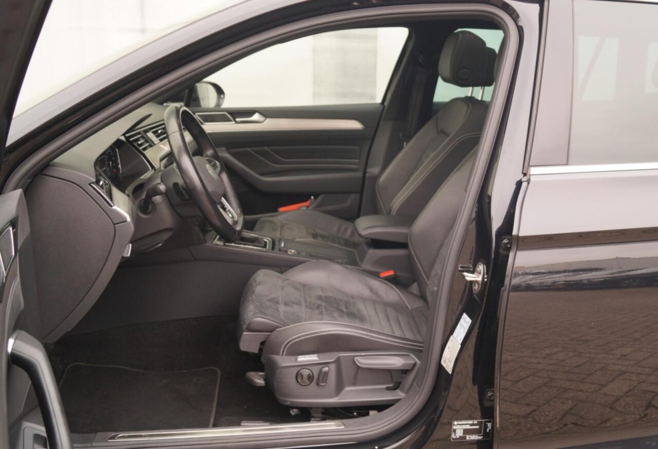 Volkswagen PASSAT Variant 1.5 TSI 150pk DSG R-Line Business Plus -PANO-