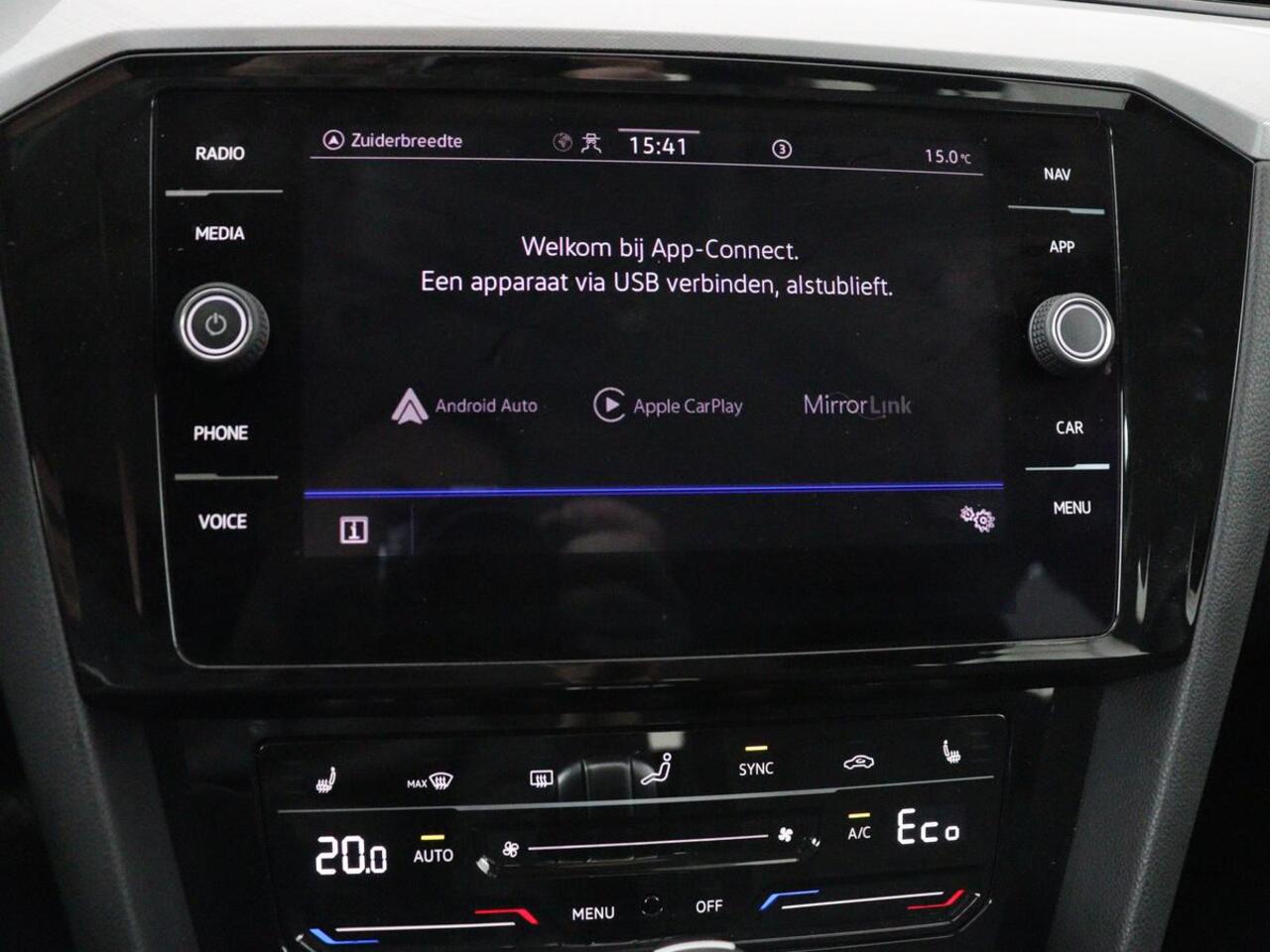 Volkswagen PASSAT 1.4 TSI PHEV GTE | Stoelverwarming | Camera | Carplay | Navigatie | Matrix LED | Adaptive cruise | Climate control | Bluetooth | Parkeerhulp | Plug In