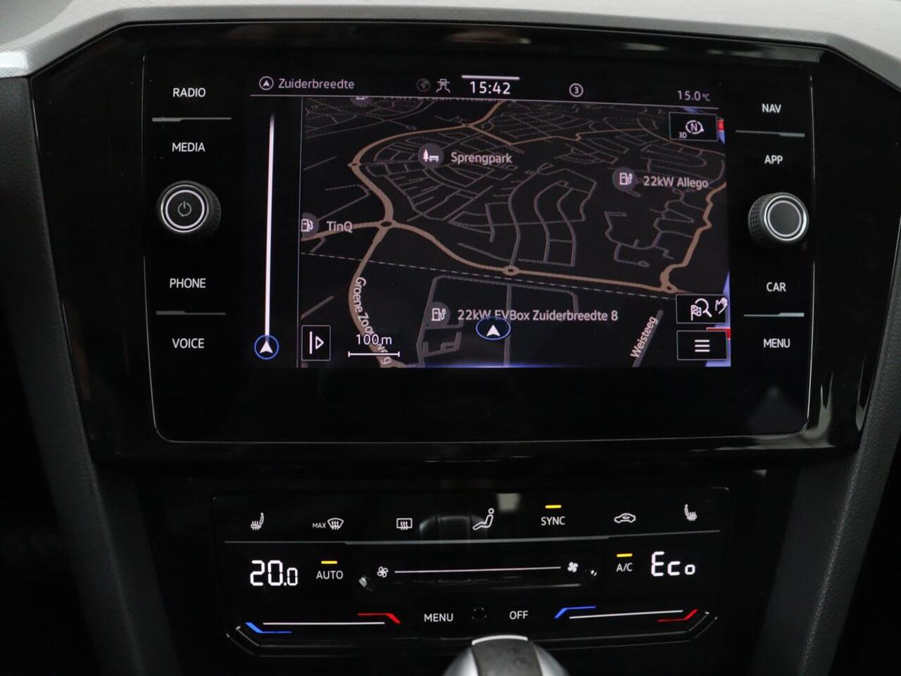 Volkswagen PASSAT 1.4 TSI PHEV GTE | Stoelverwarming | Camera | Carplay | Navigatie | Matrix LED | Adaptive cruise | Climate control | Bluetooth | Parkeerhulp | Plug In