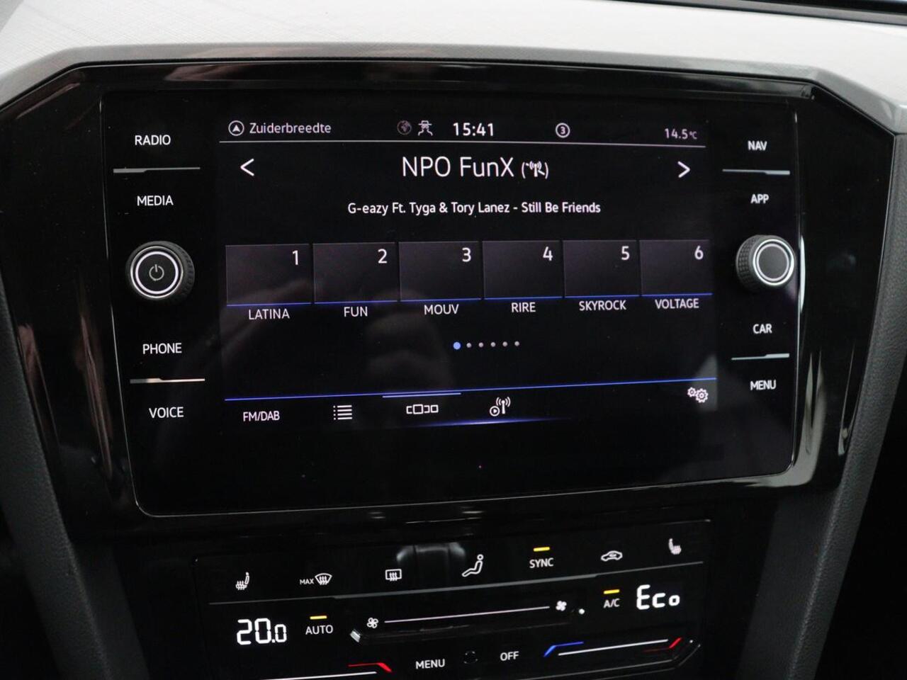 Volkswagen PASSAT 1.4 TSI PHEV GTE | Stoelverwarming | Camera | Carplay | Navigatie | Matrix LED | Adaptive cruise | Climate control | Bluetooth | Parkeerhulp | Plug In