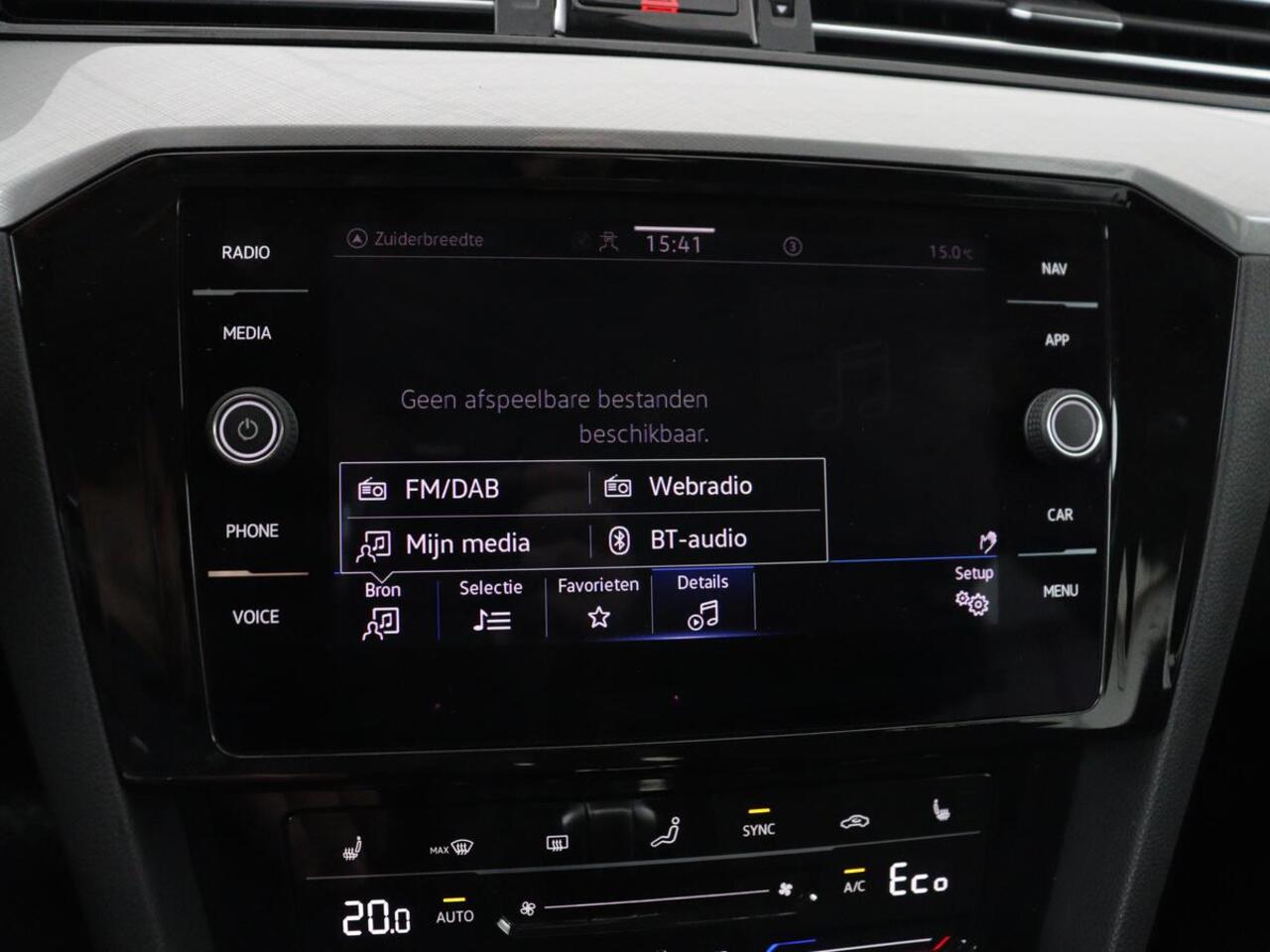 Volkswagen PASSAT 1.4 TSI PHEV GTE | Stoelverwarming | Camera | Carplay | Navigatie | Matrix LED | Adaptive cruise | Climate control | Bluetooth | Parkeerhulp | Plug In